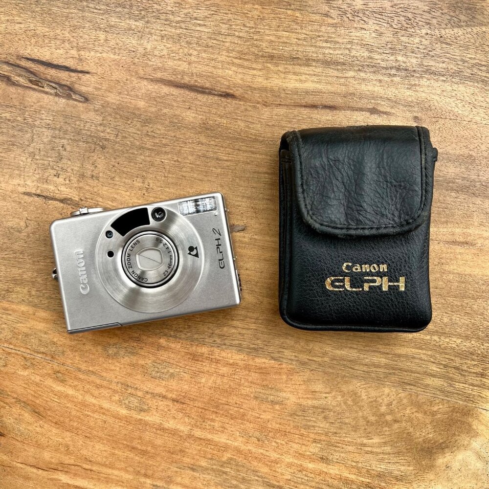 Canon Elph2 APS Point & Shoot Film Camera w Original Case Photography